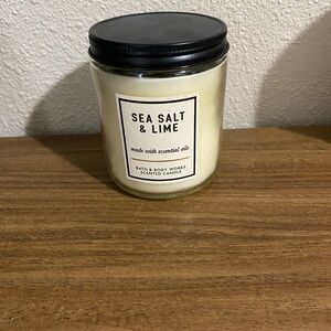 Bath & Body Works Sea Salt & Lime Scented Single Wick Candle